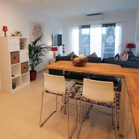 Craic N' Ceol شقة *